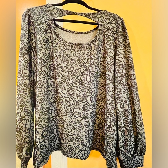 Ann Taylor LOFT women’s blouse, black & gray. - Picture 2 of 6